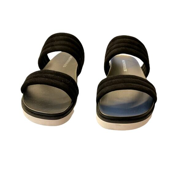 "Aerosoles Women's Kinnekion Slide Sandal, Black, Size 5". MSRP $135 - Picture 3 of 4